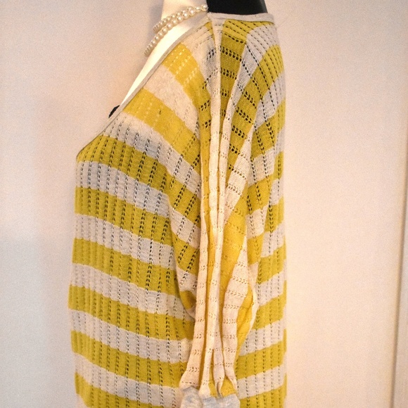 About a Girl Yellow Stripe Sweater L - Picture 2 of 4